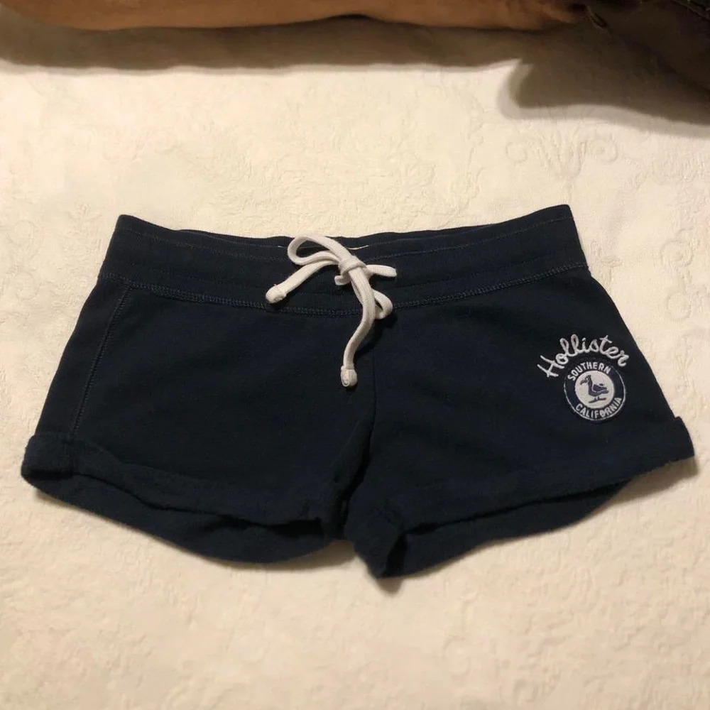 Hollister Y2K Shorts, Size XS - Picture 2 of 4